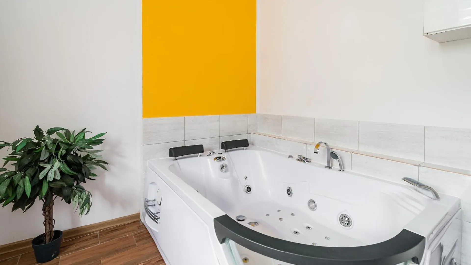 Jacuzzi Jm Rooms Apartment Wawelofts Kraków