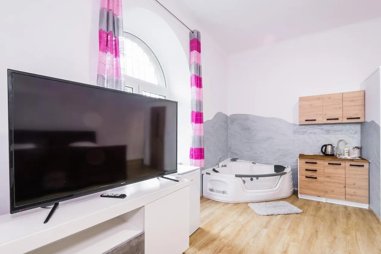 Jacuzzi Jm Rooms Apartment Wawelofts Krakow