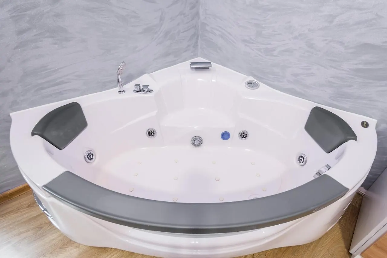 Jacuzzi Jm Rooms Apartment Wawelofts Krakow Poland