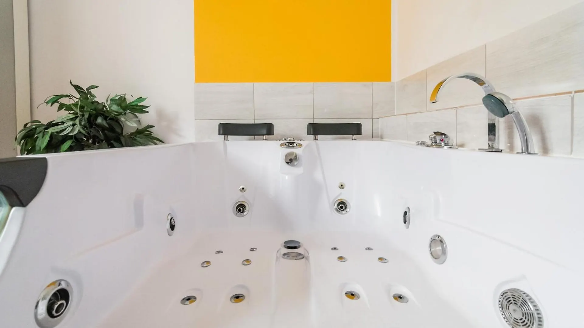 Jacuzzi Jm Rooms Apartment Wawelofts Krakow
