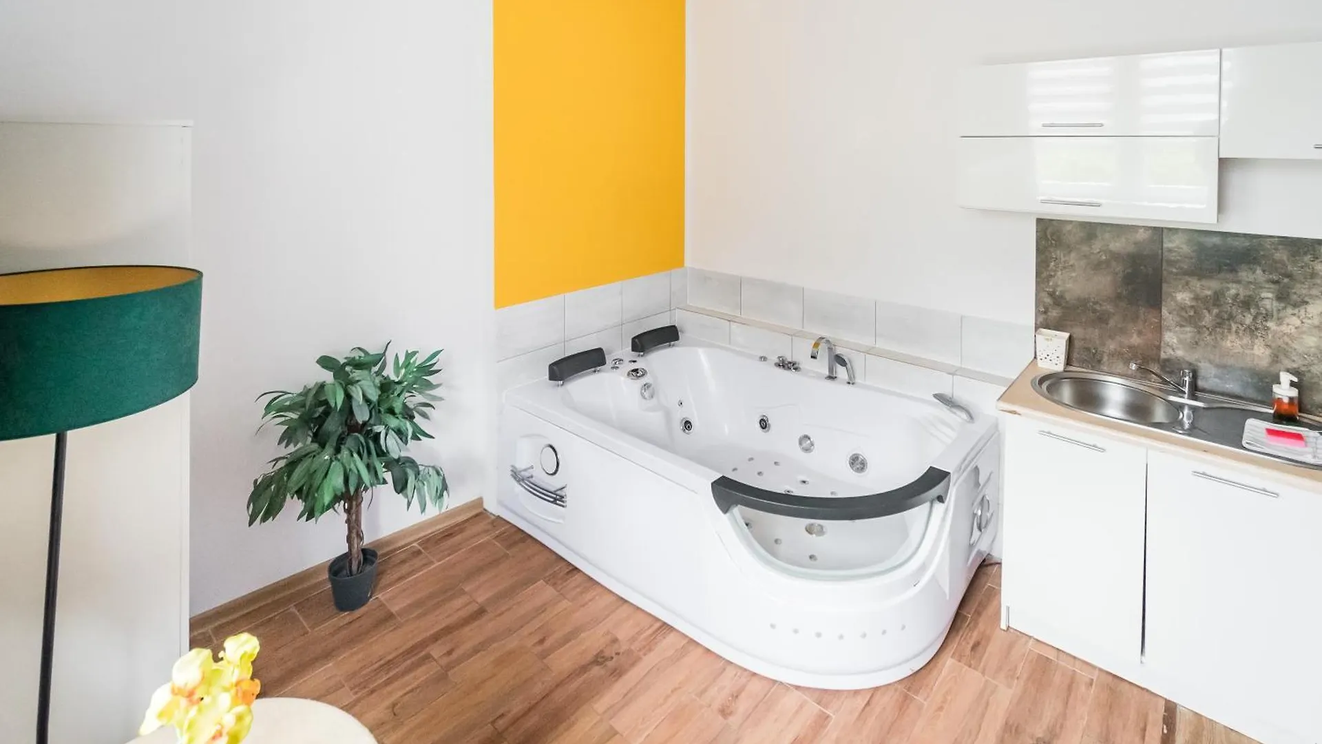 Jacuzzi Jm Rooms Apartment Wawelofts Krakow